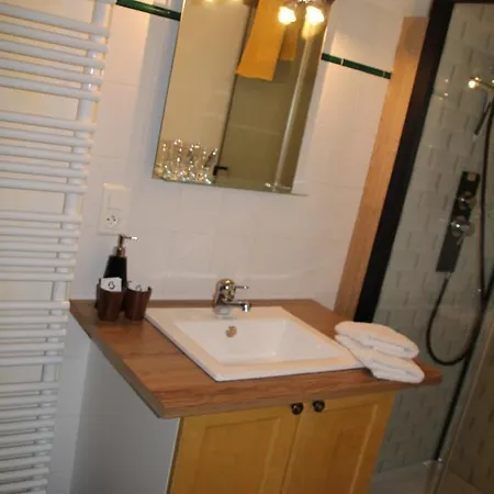 Konukevi Domaine Du Bouysset Saint-Martin-le-Redon