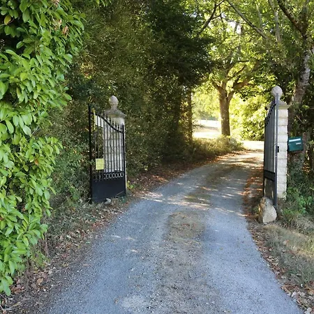 Domaine Du Bouysset Гостевой дом Saint-Martin-le-Redon